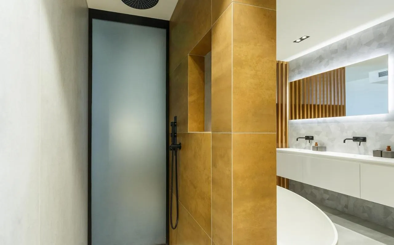 Luxury Penthouse V Apartment Split
